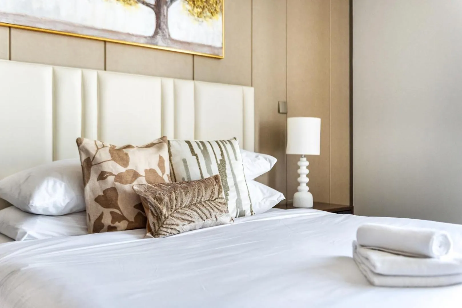 Guestready - Stylish Interiors In Business Bay Apartment Dubai