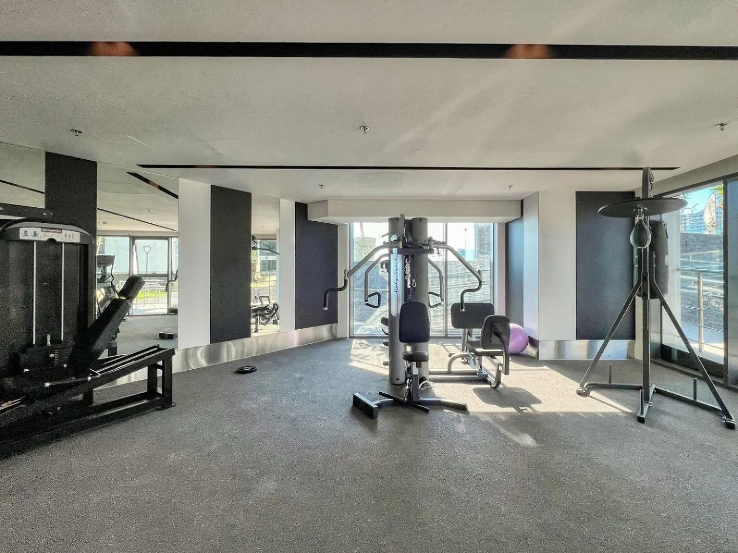 Guestready - Stylish Interiors In Business Bay Apartment Dubai